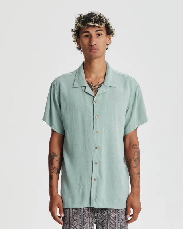 Men's Short Sleeve Denim Shirts in Washed Blue for a Classic and Versatile LookErnie Resort Shirt - Seagrass