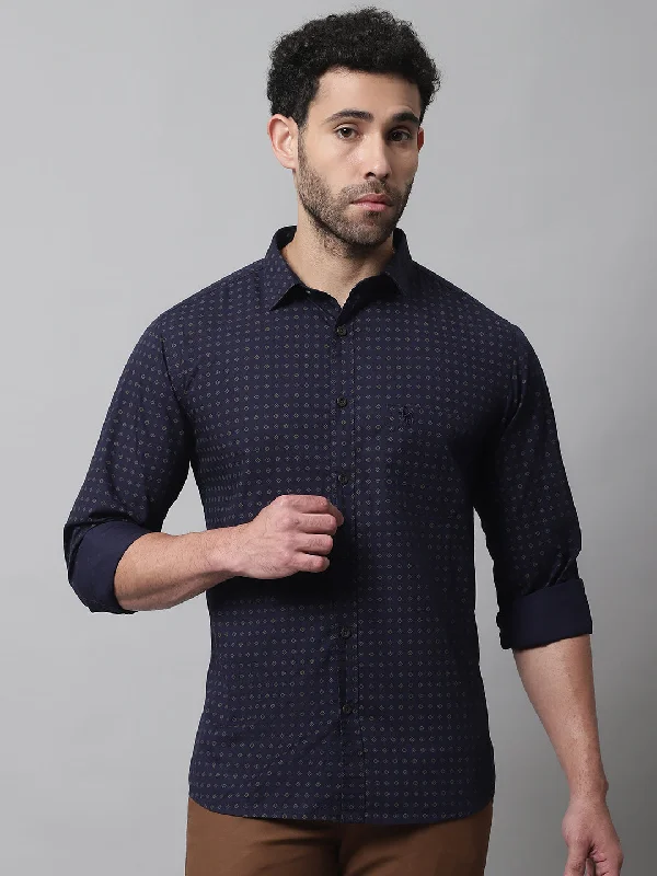 Men's Tailored Fit Checkered Casual Shirts in Multicolor for a Smart - Casual EnsembleMen's Navy Blue Casual Geometric Print Full Sleeve Shirt