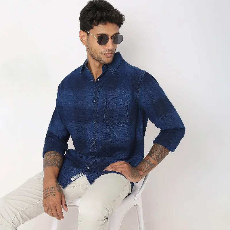 Men's Wrinkle - Resistant Polyester Blend Casual Shirts for Easy Travel and MaintenanceRegular Fit Checkered Shirt