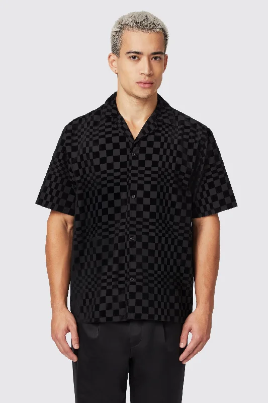 Men's Tailored Fit Checkered Casual Shirts in Multicolor for a Smart - Casual EnsembleTiber Slim Fit Black Check Short Sleeve Shirt