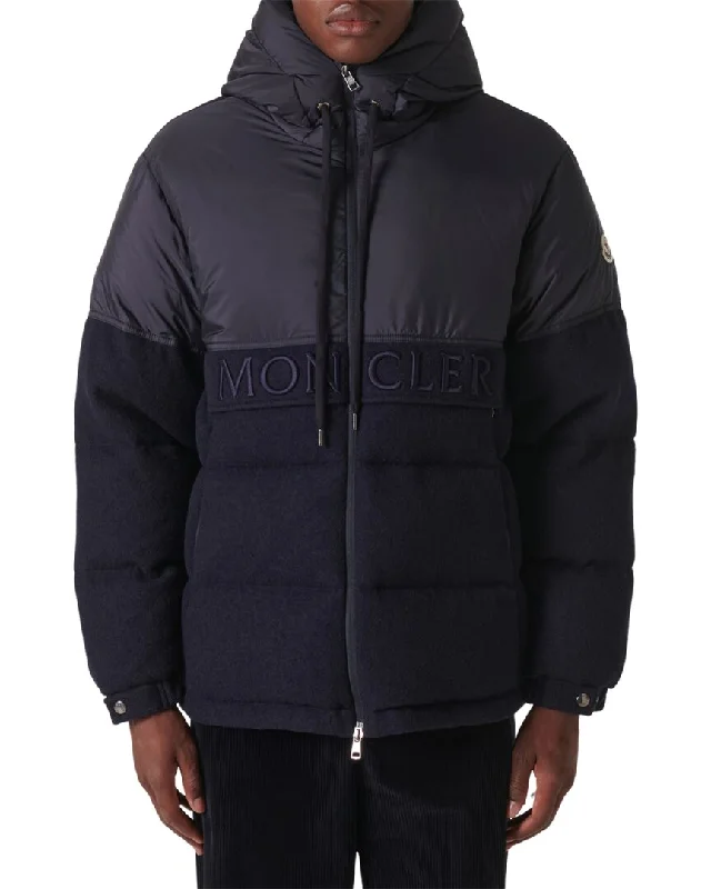 Men coats with a water - resistant finish for light rain and splashesMoncler Andres Down Jacket