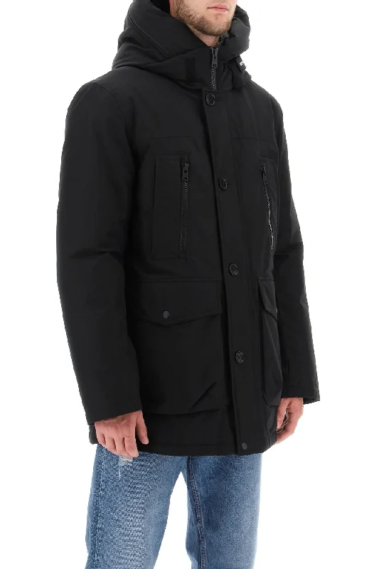 Men coats with a quick - drying feature for active lifestylesWoolrich 'arctic' Parka In Ramar Fabric