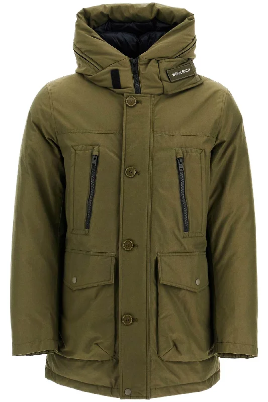 Men coats with a water - resistant finish for light rain and splashesWoolrich Men's 'Arctic' Parka In Ramar Fabric