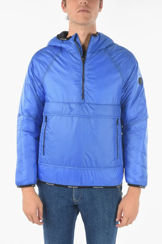 Men coats with a zip - out lining for easy cleaning and versatilityWoolrich padded hooded PACK-IT anorak