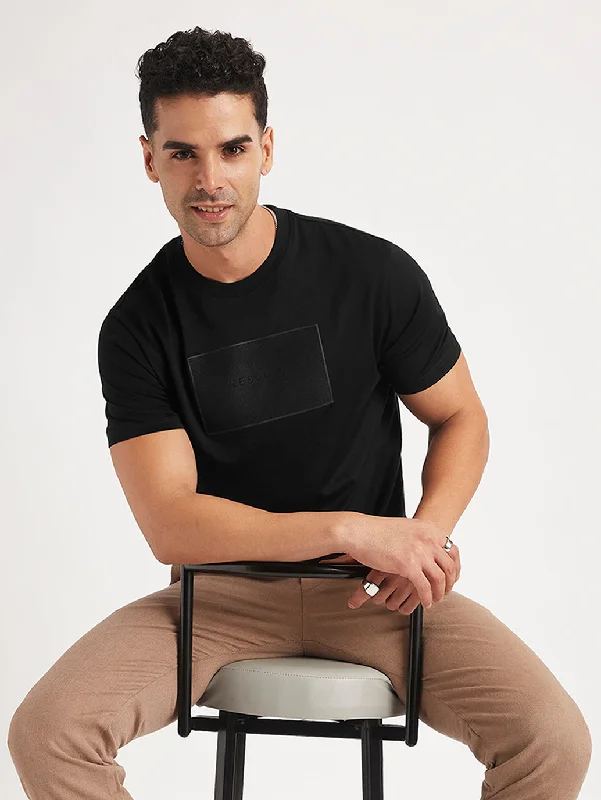 Men's polo t - shirts with a contrast collar for a preppy lookMen's Textured Slim Fit T-Shirt